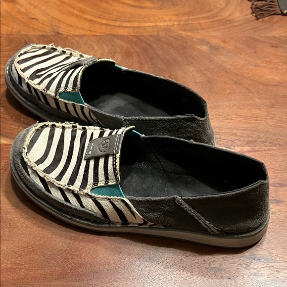 Ariat Cruiser Zebra Stripe Flats with Black and White Accents - Picture 2 of 5